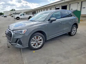 Audi Q3 2.0L 4 2025