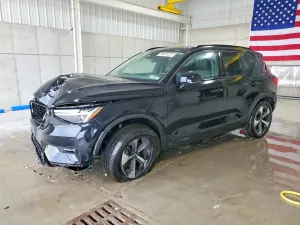 Volvo XC40 2.0L 4 2026