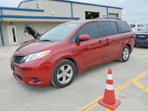 Toyota Sienna 3.5L 6 2014