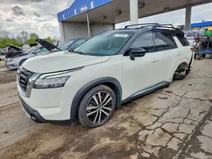 Nissan Pathfinder 3.5L 6 2023