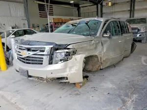 Chevrolet Suburban 5.3L 8 2015