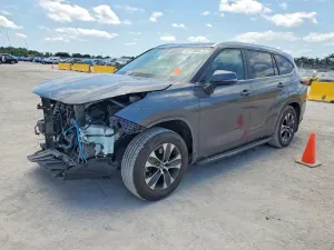 Toyota Highlander 2.4L 4 2024