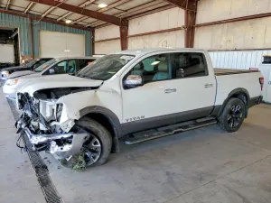 Nissan Titan 5.6L 8 2021