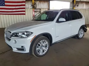 BMW X5 4.4L 8 2015