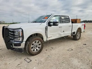 Ford F-250 6.7L 8 2024