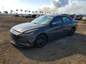 Hyundai Elantra 2.0L 4 2023