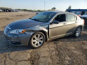 Chrysler 200 2.4L 4 2013