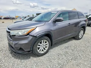 Toyota Highlander 3.5L 6 2015