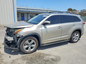 Toyota Highlander 3.5L 6 2015
