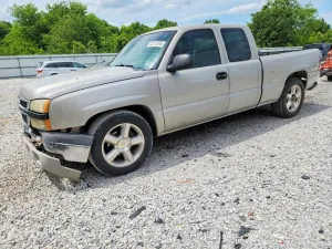 Chevrolet Silverado 1500 4.3L 6 2006