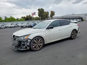 Nissan Altima 2.5L 4 2020