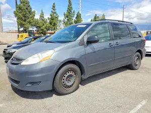 Toyota Sienna 3.5L 6 2010