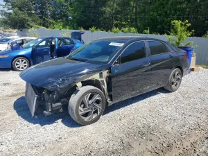Hyundai Elantra 2.0L 4 2025