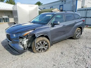 Toyota Highlander 2.4L 4 2023