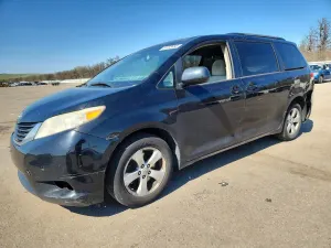 Toyota Sienna 3.5L 6 2012