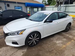 Nissan Altima 2.5L 4 2021