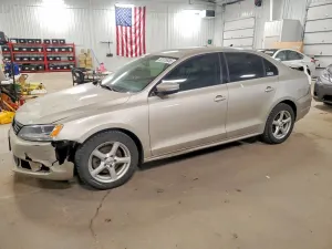 Volkswagen Jetta 2.0L 4 2013