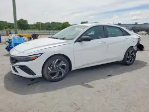 Hyundai Elantra 2.0L 4 2025