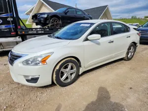 Nissan Altima 2.5L 4 2015