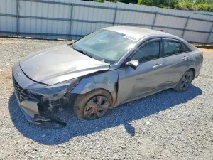 Hyundai Elantra 2.0L 4 2021
