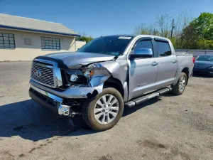 Toyota Tundra 5.7L 8 2011