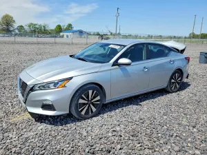 Nissan Altima 2.5L 4 2021