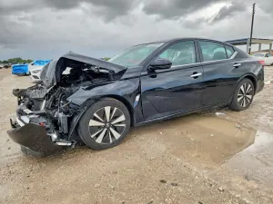 Nissan Altima 2.5L 4 2020