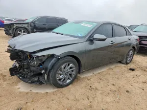 Hyundai Elantra 2.0L 4 2024