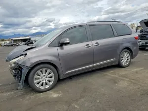 Toyota Sienna 3.5L 6 2015