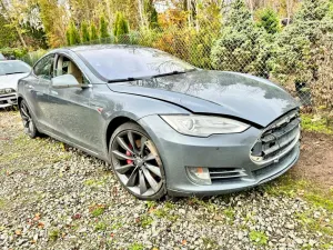 Tesla Model S 2014