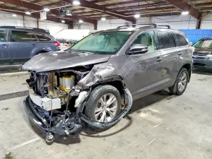 Toyota Highlander 3.5L 6 2015