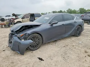 Lexus IS 2.0L 4 2023