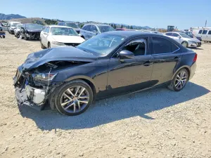 Lexus IS 2.0L 4 2020