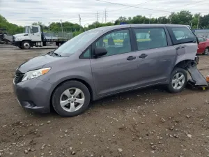 Toyota Sienna 3.5L 6 2015