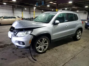 Volkswagen Tiguan 2.0L 4 2012