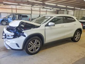 Mercedes-Benz GLA 2.0L 4 2015