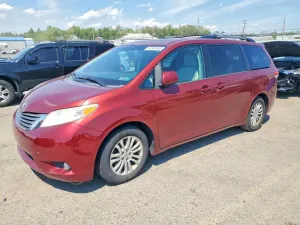 Toyota Sienna 3.5L 6 2013