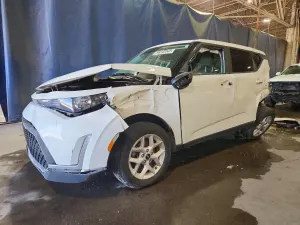 Kia Soul 2.0L 4 2023