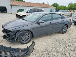 Hyundai Elantra 2.0L 4 2024