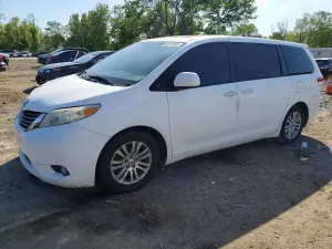 Toyota Sienna 3.5L 6 2011