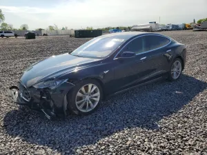 Tesla Model S 2014