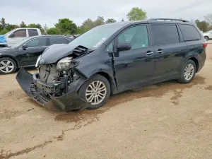 Toyota Sienna 3.5L 6 2015