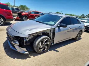 Hyundai Elantra 2.0L 4 2025