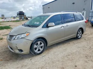 Toyota Sienna 3.5L 6 2017