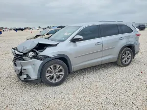 Toyota Highlander 3.5L 6 2016