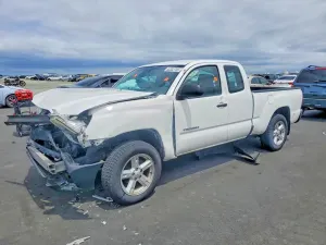 Toyota Tacoma 2.7L 4 2015