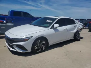 Hyundai Elantra 2.0L 4 2025
