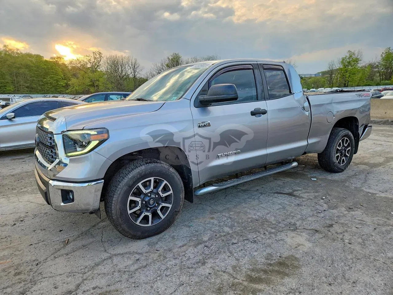 Toyota Tundra 5.7L 8 2020