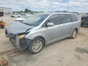 Toyota Sienna 3.5L 6 2011
