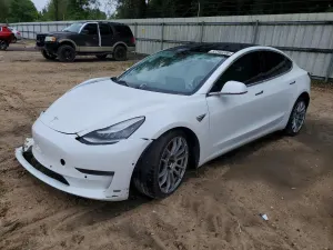 Tesla Model 3 2020
